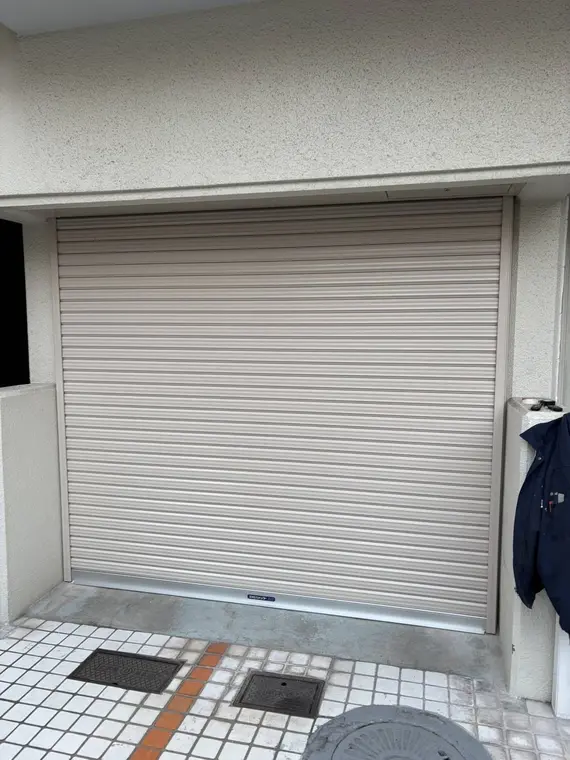 軽量電動シャッターの新規取付